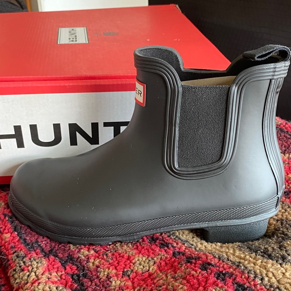 Hunter Matte Black Chelsea Boots